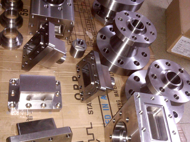 車床加工生鐵件要不要加水？